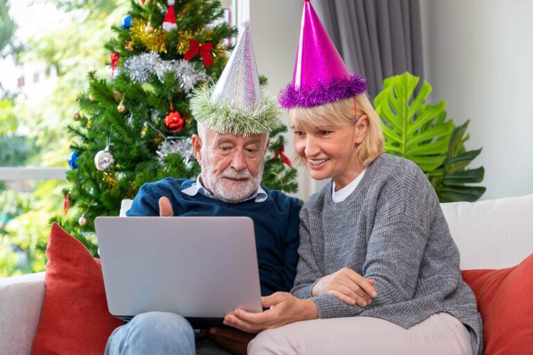 10 Fun Holiday Activities for Seniors
